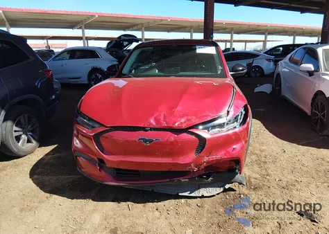 2024 Ford Mustang Mach-E Select z USA, uszkodzony, nr VIN 3FMTK1R49RMA29442